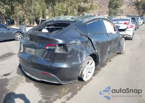 2024 Tesla Model Y Long Range Dual Motor All-Wheel Drive из США, поврежденный, VIN 7SAYGDEE0RF079441